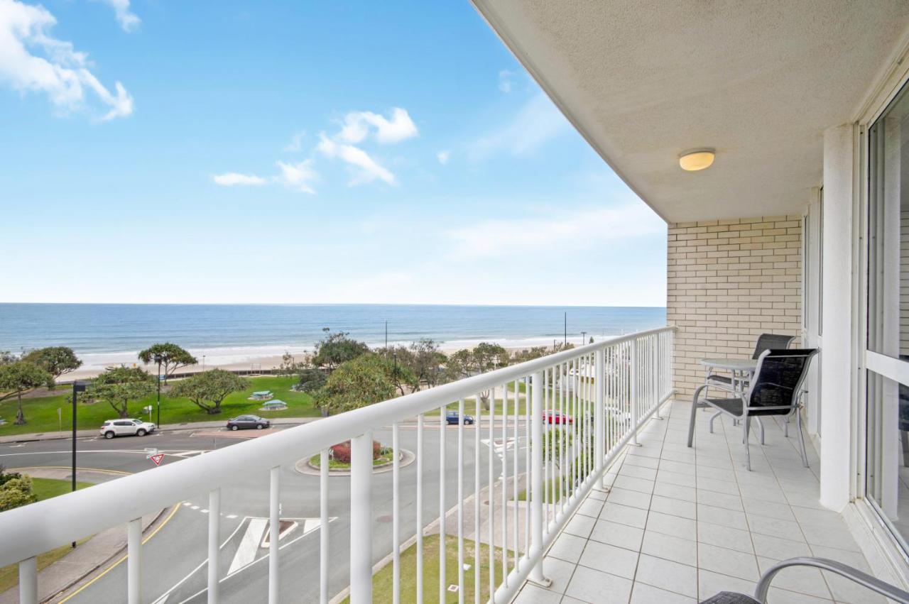 Capeview Apartments - Right On Kings Beach Калаундра Экстерьер фото